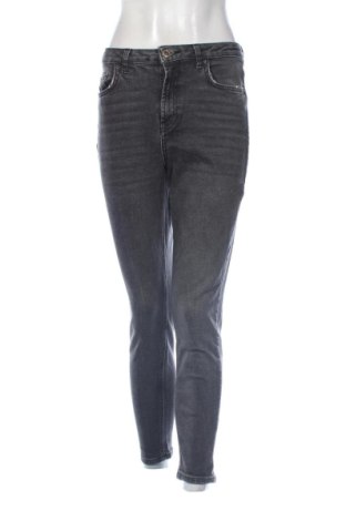 Blugi de femei Pieces, Mărime M, Culoare Gri, Preț 55,00 Lei, #137541638