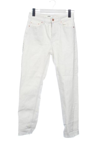 Дамски дънки Bershka, Размер S, Цвят Бял, Цена 12,28 €, #137508054