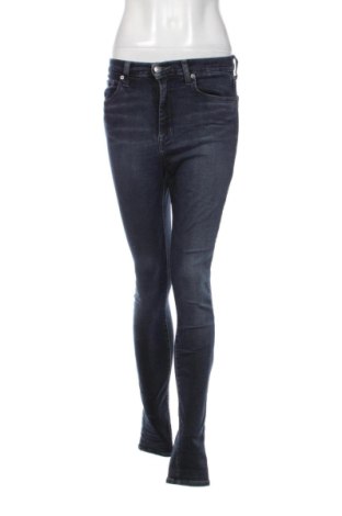 Дамски дънки Tommy Jeans, Размер S, Цвят Син, Цена 89,47 €, #137511364