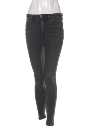 Blugi de femei Stradivarius, Mărime S, Culoare Negru, Preț 62,99 Lei, #137521691