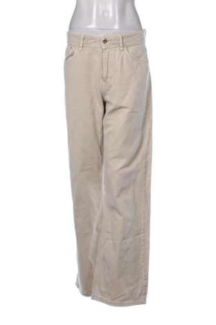 Дамски дънки Bershka, Размер M, Цвят Бежов, Цена 10,86 €, #137543409