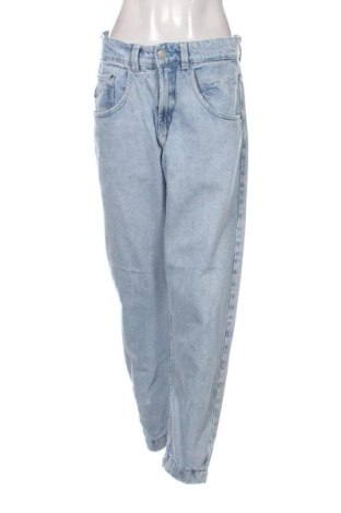Blugi de femei Cropp, Mărime L, Culoare Albastru, Preț 35,00 Lei, #137543725