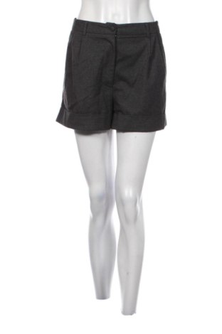 Pantaloni scurți de femei H&M, Mărime M, Culoare Gri, Preț 45,99 Lei, #137496161