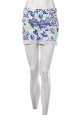 Дамски къс панталон Vero Moda, Размер L, Цвят Многоцветен, Цена 9,20 €, #137529893