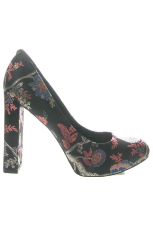 Дамски обувки Guess, Размер 41, Цвят Многоцветен, Цена 96,00 €, #137499784