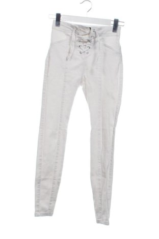 Női nadrág Bershka, Méret XS, Szín Fehér, Ár 3 351 Ft, #137507090