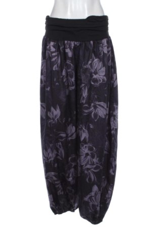 Pantaloni de femei SHEIN, Mărime XL, Culoare Multicolor, Preț 105,77 Lei, #137515933