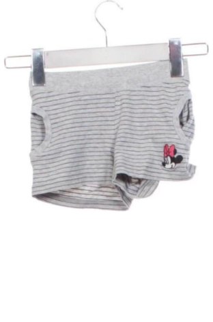 Детски къс панталон H&M, Размер 3-4y/ 104-110 см, Цвят Многоцветен, Цена 6,14 €, #137506879