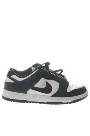 Férfi cipők
 Nike, Méret 40, Szín Sokszínű, Ár 25 532 Ft, #137494699