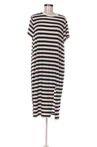 Rochie SHEIN, Mărime XL, Culoare Multicolor, Preț 136,48 Lei, #137507866