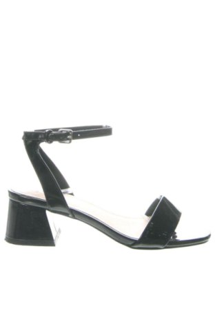 Сандали Vero Moda, Размер 37, Цвят Черен, Цена 37,40 €, #137502056