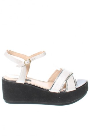 Σανδάλια Unbranded, Μέγεθος 39, Χρώμα  Μπέζ, Τιμή 31,99 €