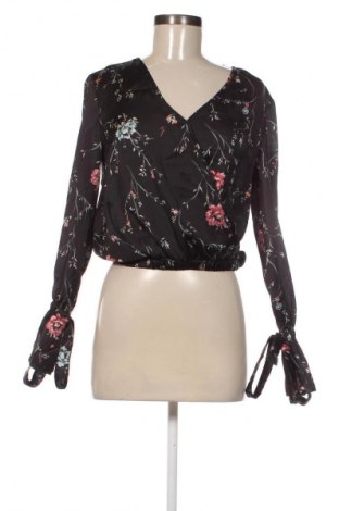 Дамска блуза Bershka, Размер M, Цвят Многоцветен, Цена 2,04 €