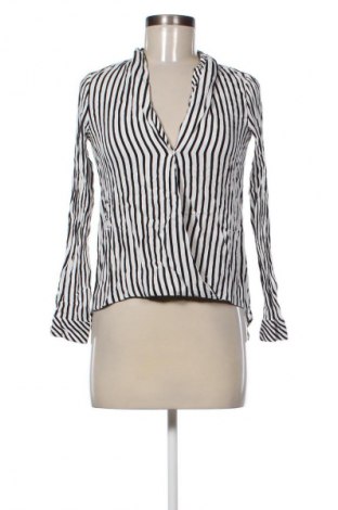 Γυναικεία μπλούζα Zara Trafaluc, Μέγεθος XS, Χρώμα Πολύχρωμο, Τιμή 2,99 €