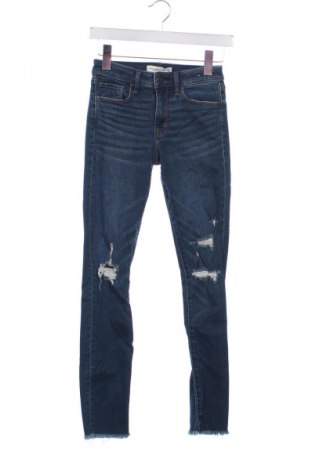 Damskie jeansy Abercrombie & Fitch, Rozmiar XS, Kolor Niebieski, Cena 39,99 zł