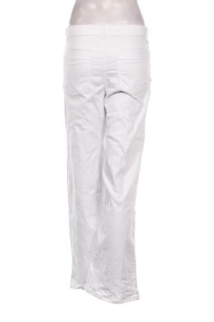 Γυναικείο Τζίν ONLY, Μέγεθος M, Χρώμα Λευκό, Τιμή 8,99 €