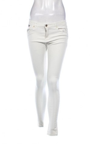 Damskie jeansy Pull&Bear, Rozmiar M, Kolor ecru, Cena 20,99 zł