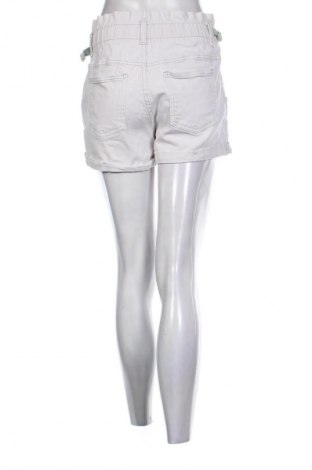 Dámské kraťasy  Bershka, Velikost S, Barva Krémová, Cena  189,00 Kč