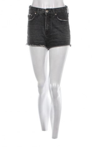 Női rövidnadrág Bershka, Méret XS, Szín Fekete, Ár 1 599 Ft