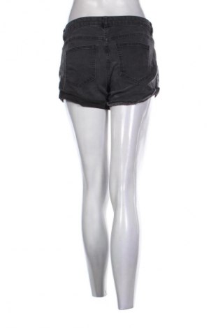 Dámské kraťasy  H&M, Velikost S, Barva Černá, Cena  49,00 Kč