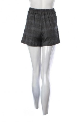 Дамски къс панталон Pull&Bear, Размер S, Цвят Многоцветен, Цена 2,04 €