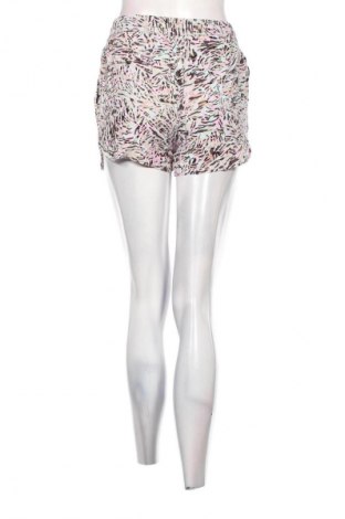Дамски къс панталон Vero Moda, Размер S, Цвят Многоцветен, Цена 2,55 €