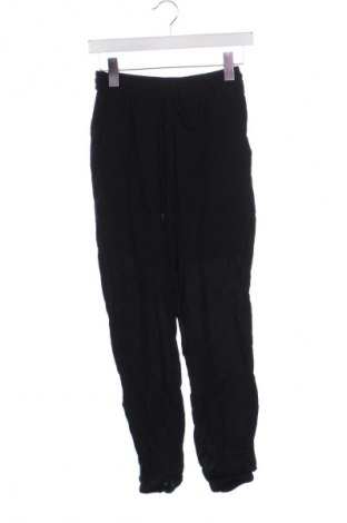 Damenhose Guido Maria Kretschmer for About You, Größe XS, Farbe Schwarz, Preis € 17,99