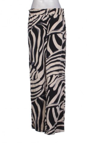 Damskie spodnie SHEIN, Rozmiar S, Kolor Kolorowy, Cena 22,47 zł