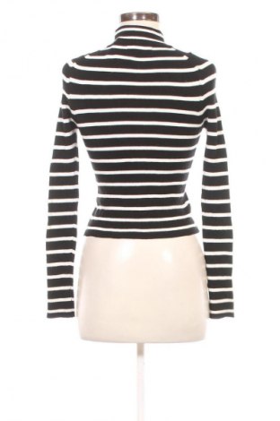 Dámský svetr Pull&Bear, Velikost M, Barva Vícebarevné, Cena  189,00 Kč