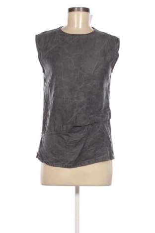 Női top Denham, Méret M, Szín Szürke, Ár 1 419 Ft