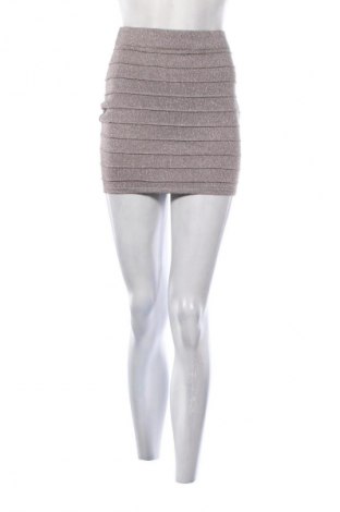 Spódnica Amisu, Rozmiar S, Kolor Srebrzysty, Cena 25,26 zł