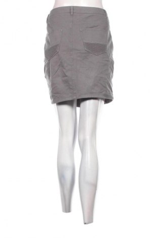 Rock Esprit, Größe L, Farbe Grau, Preis 4,99 €