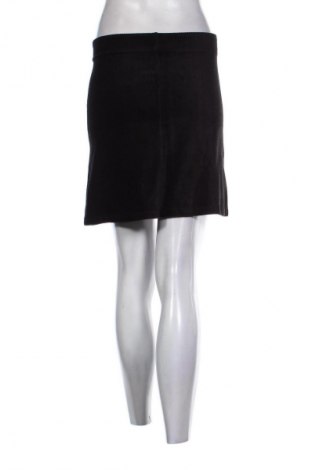 Пола Gina Tricot, Размер S, Цвят Черен, Цена 2,04 €