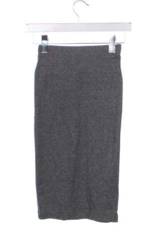 Пола H&M Divided, Размер XS, Цвят Многоцветен, Цена 2,04 €