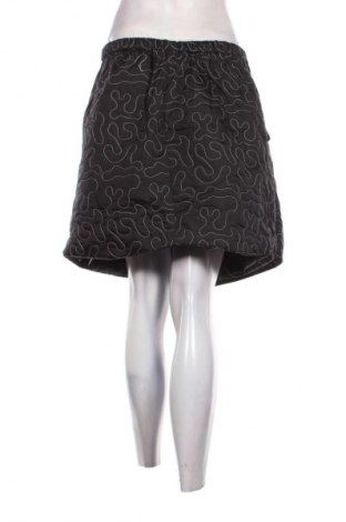 Пола Unbranded, Размер M, Цвят Черен, Цена 7,77 €