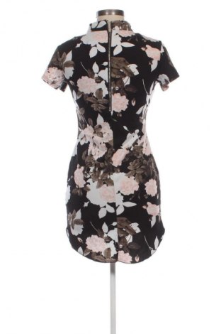 Kleid Ax Paris, Größe M, Farbe Mehrfarbig, Preis 20,99 €