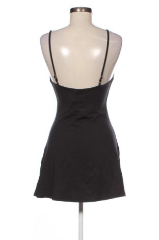 Рокля Bershka, Размер M, Цвят Черен, Цена 12,27 €