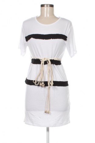 Šaty  Boohoo, Veľkosť M, Farba Biela, Cena  14,95 €, #133121567