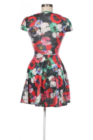 Ruha Club L, Méret S, Szín Sokszínű, Ár 3 899 Ft