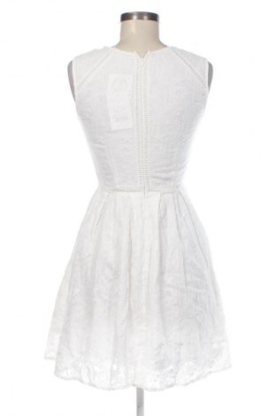 Šaty  Review, Velikost S, Barva Bílá, Cena  1 599,00 Kč