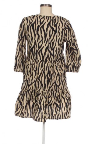 Sukienka Sinsay, Rozmiar M, Kolor Kolorowy, Cena 22,70 zł