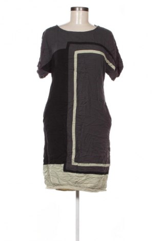 Рокля Tatuum, Размер XS, Цвят Многоцветен, Цена 13,80 €