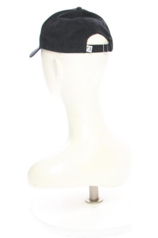 Шапка House, Цвят Черен, Цена 7,77 €