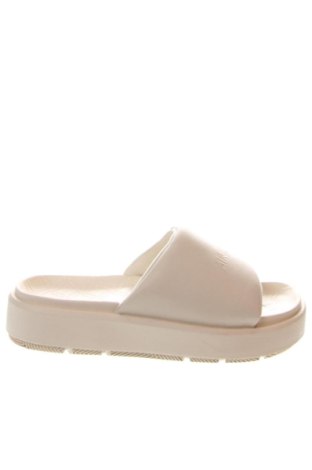 Papuci Air Jordan Nike, Mărime 38, Culoare Ecru, Preț 335,94 Lei, #137528402