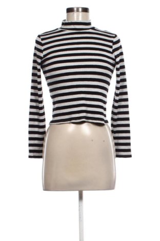 Дамска блуза Gina Tricot, Размер M, Цвят Многоцветен, Цена 7,00 €, #137581551