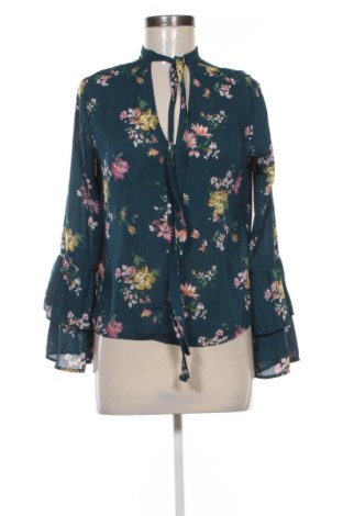 Damen Shirt Bershka, Größe M, Farbe Mehrfarbig, Preis 5,72 €, #137599052