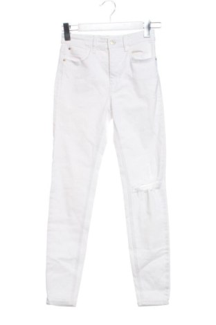 Дамски дънки Stradivarius, Размер XS, Цвят Бял, Цена 13,91 €, #137566063