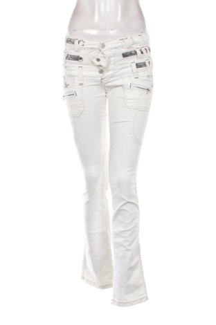 Blugi de femei Cipo & Baxx, Mărime S, Culoare Alb, Preț 94,48 Lei, #137568391