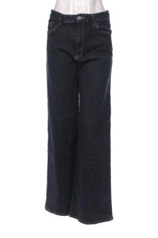Дамски дънки Mango, Размер M, Цвят Син, Цена 37,01 €, #137572552
