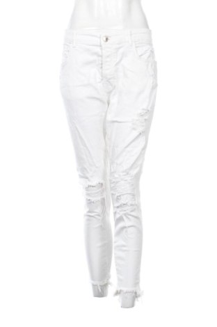 Дамски дънки Zara, Размер XL, Цвят Бял, Цена 20,00 €, #137576046